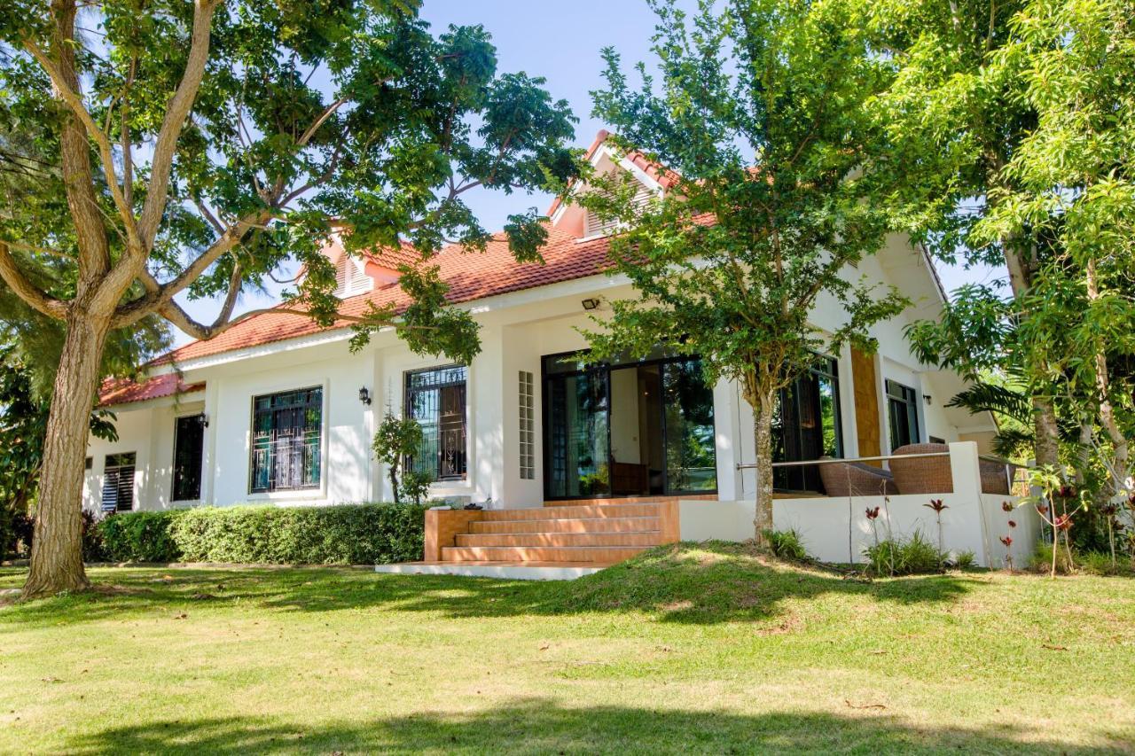 Villa Miracle Rawai Extérieur photo
