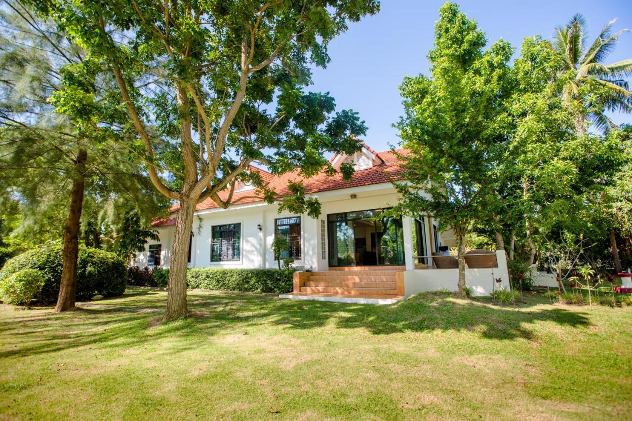 Villa Miracle Rawai Extérieur photo